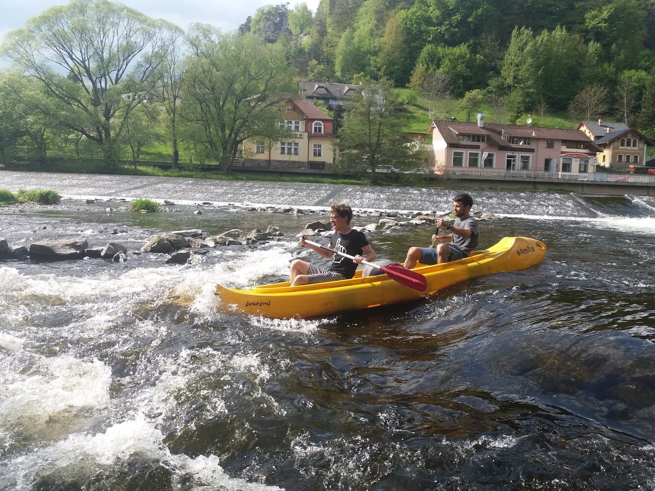 Půjčovna lodí Malá Skála - kánoe - rafty - koloběžky